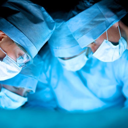 Dr Hardcastle offer Surgical Assistant in Orthopaedic Procedures